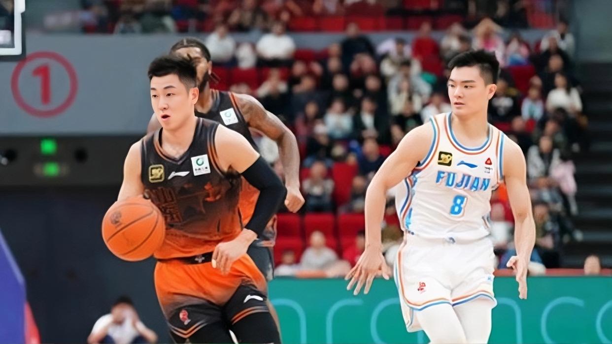 山东男篮备战对抗福建队，全队精神抖擞(路易佐和玄兵视频)