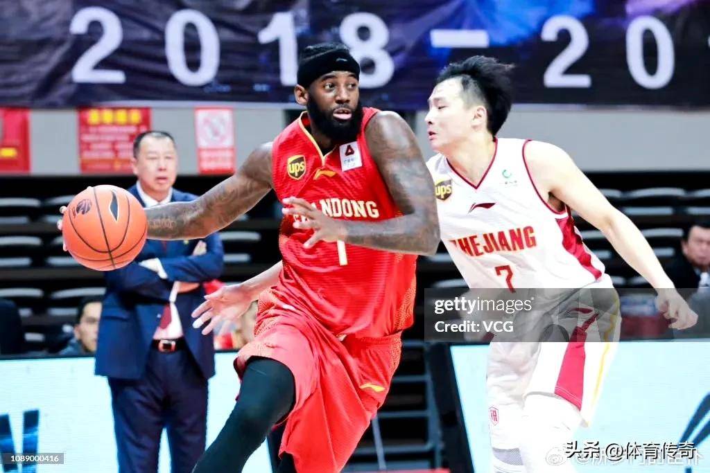 广东两战惨败64分！浙江续约2米13超级外援！青岛得分王下季回归的简单介绍
