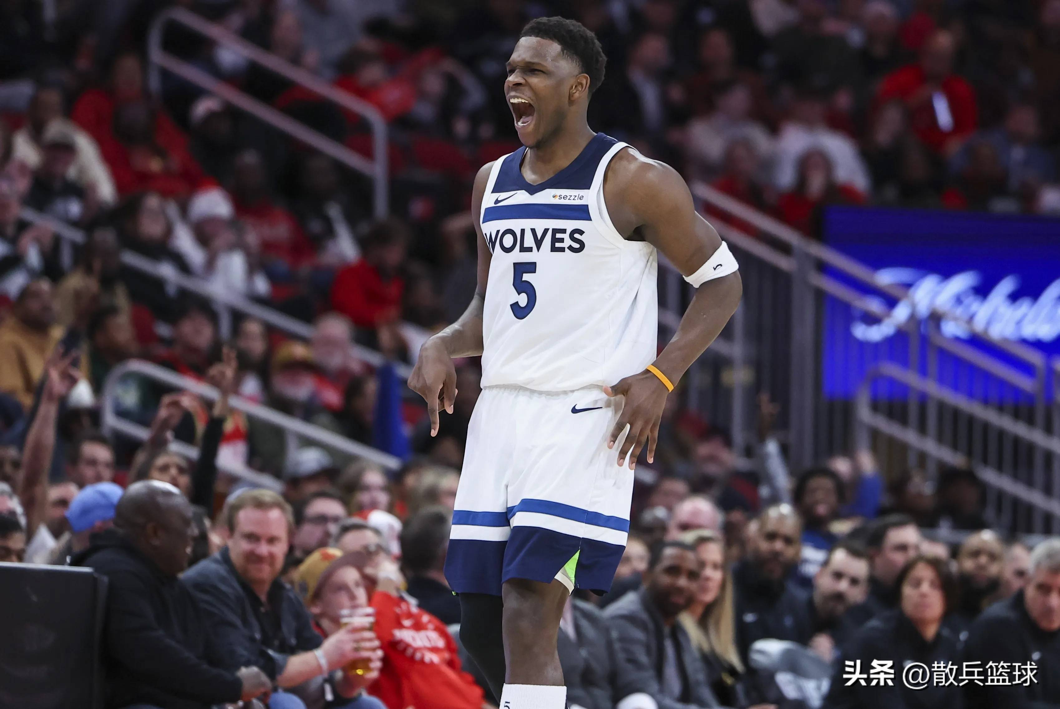 NBA官网公布新赛季东部前十球员字母哥居首