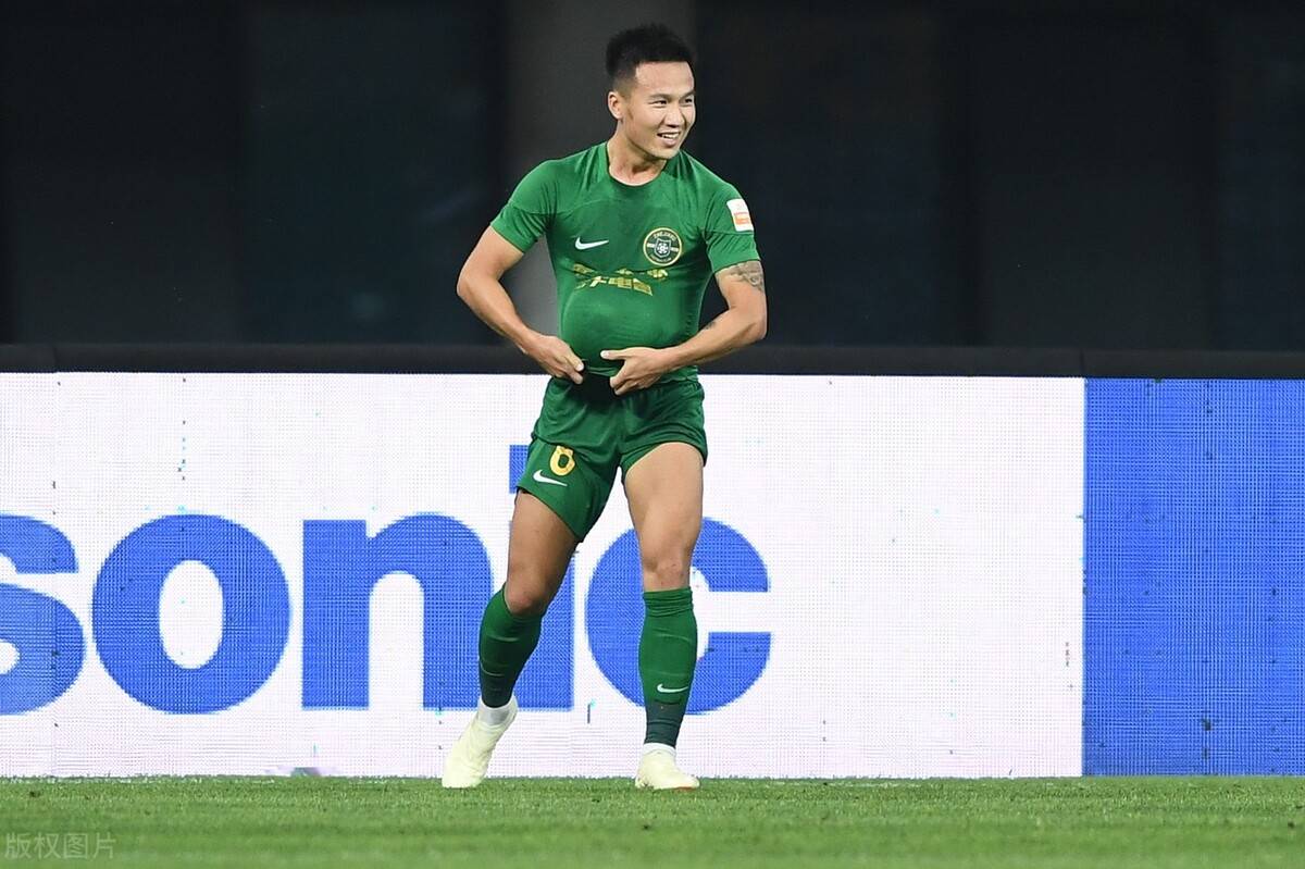 杭州绿城客场击败对手，追赶中游位置